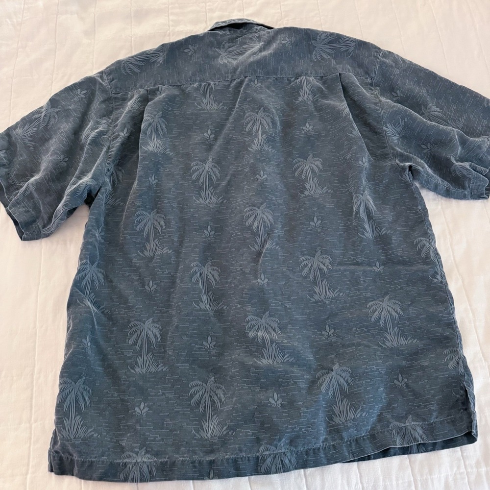 Tommy Bahama 100% Silk Hawaiian‎ Shirt Men's LARGE Navy Short Sleeve Palm Trees - Picture 8 of 8